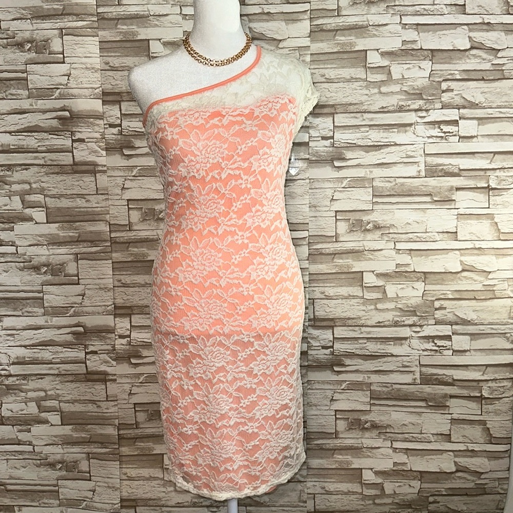 LOVE CHESLEY Lace one shoulder body con Dress